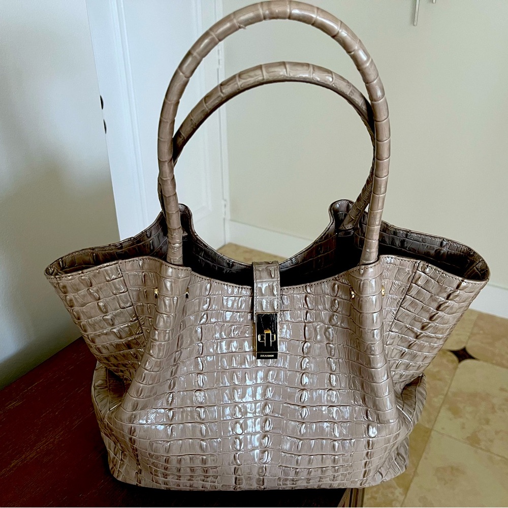 Brahmin Med. Mallory -Warm Beige/Gray LaScala.Excellent Condition 14Wx5 1/2Dx12H